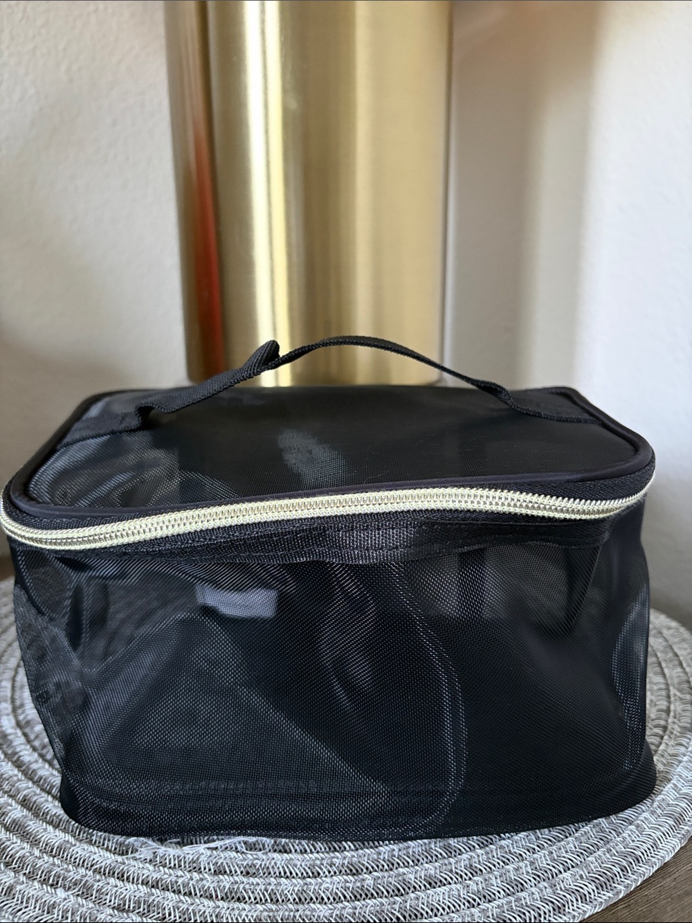 ❤️$3 NWT Black Mesh Travel Organizer Bag with Top Handle